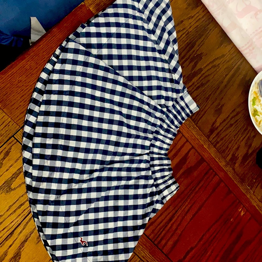 Skirt size small from hollister